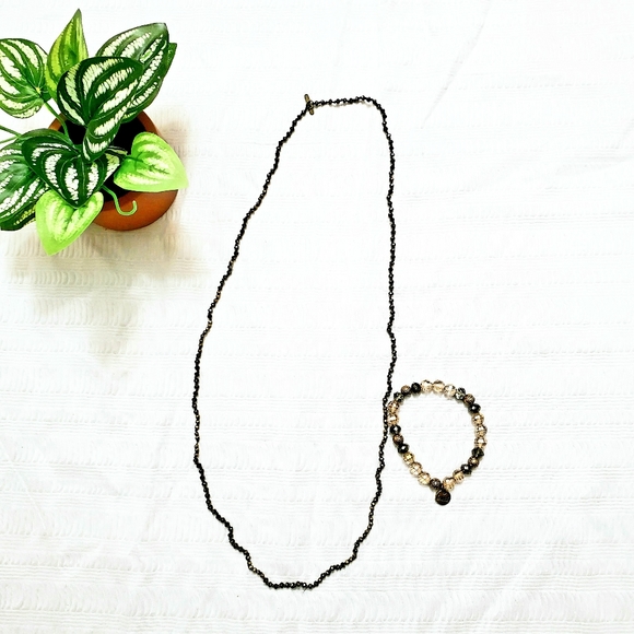 SOLD Erimish Clear, Gold, & Black Bracelet - Picture 4 of 4